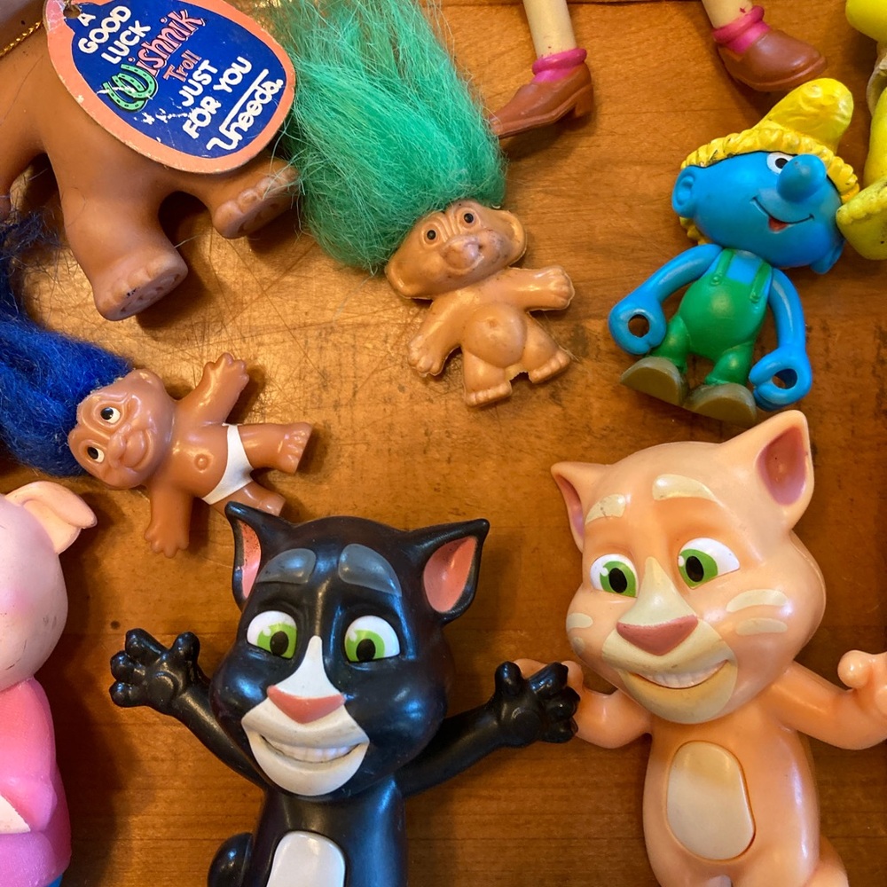 LOT VINTAGE TOYS CHARACTERS DOLLS LEGOS 👀 - Picture 11 of 13